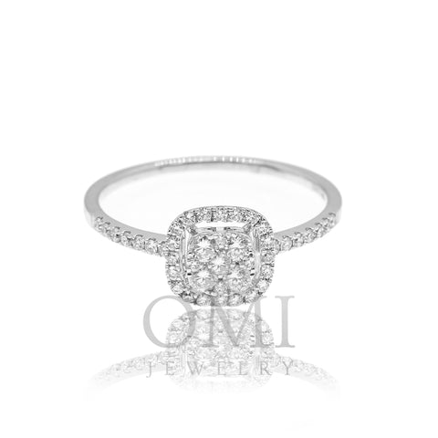 18K White Gold Ladies Ring with 0.5 CT Diamonds