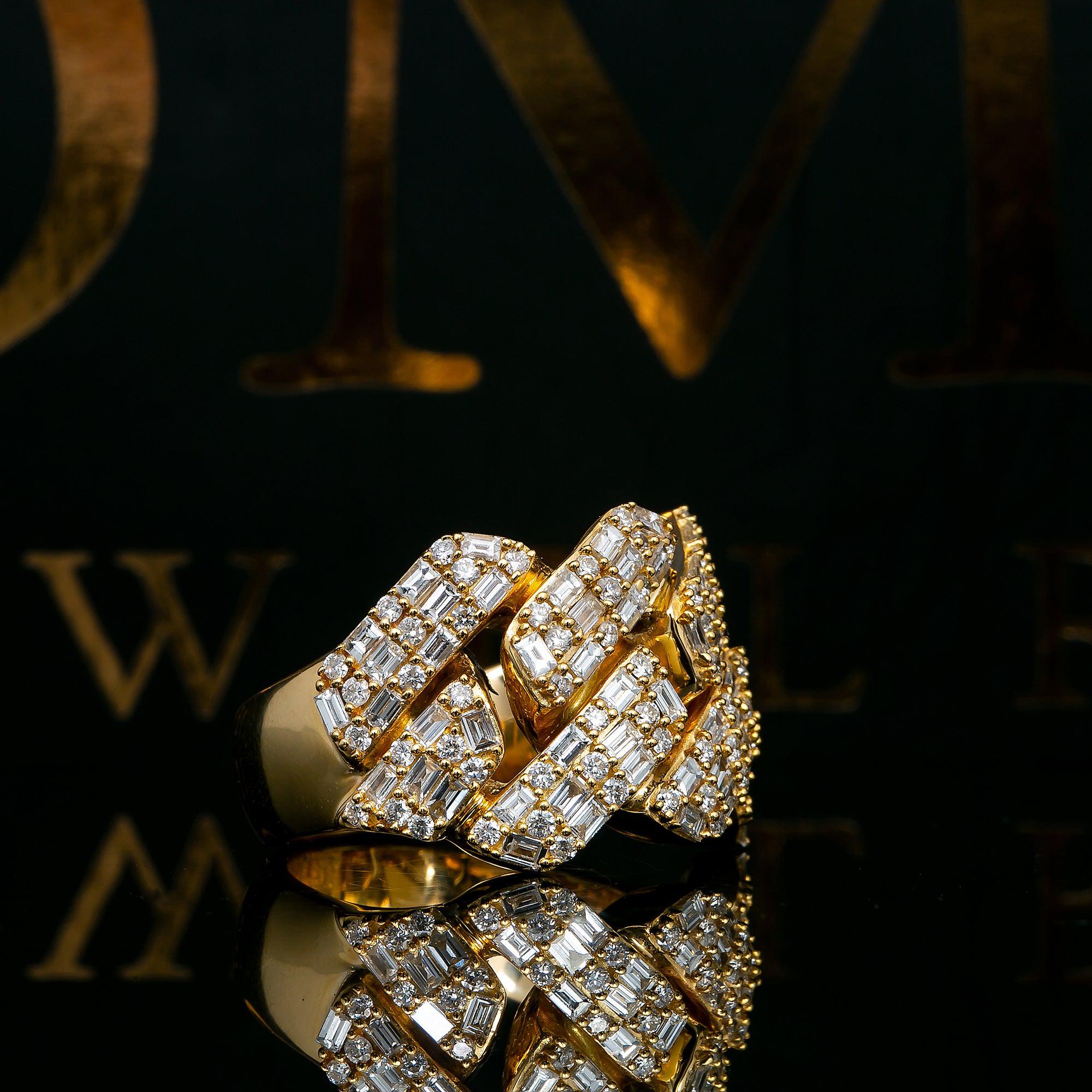 14K YELLOW GOLD RING WITH 2.10 CT BAGUETTE DIAMONDS