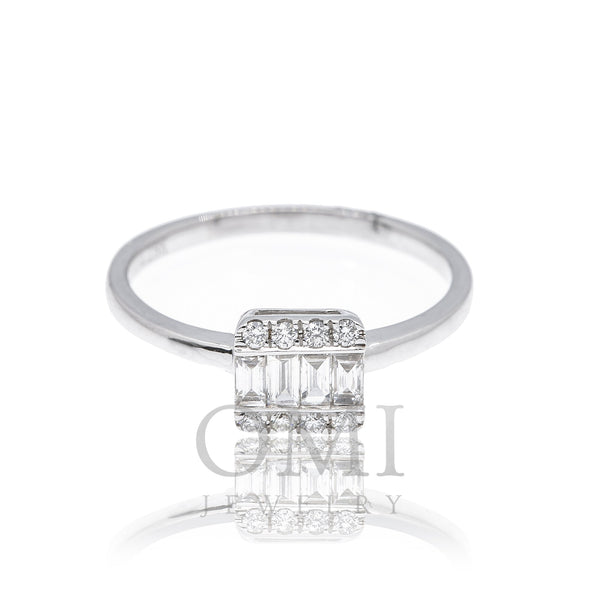 18K White Gold Ladies Ring with 0.28 CT Diamonds