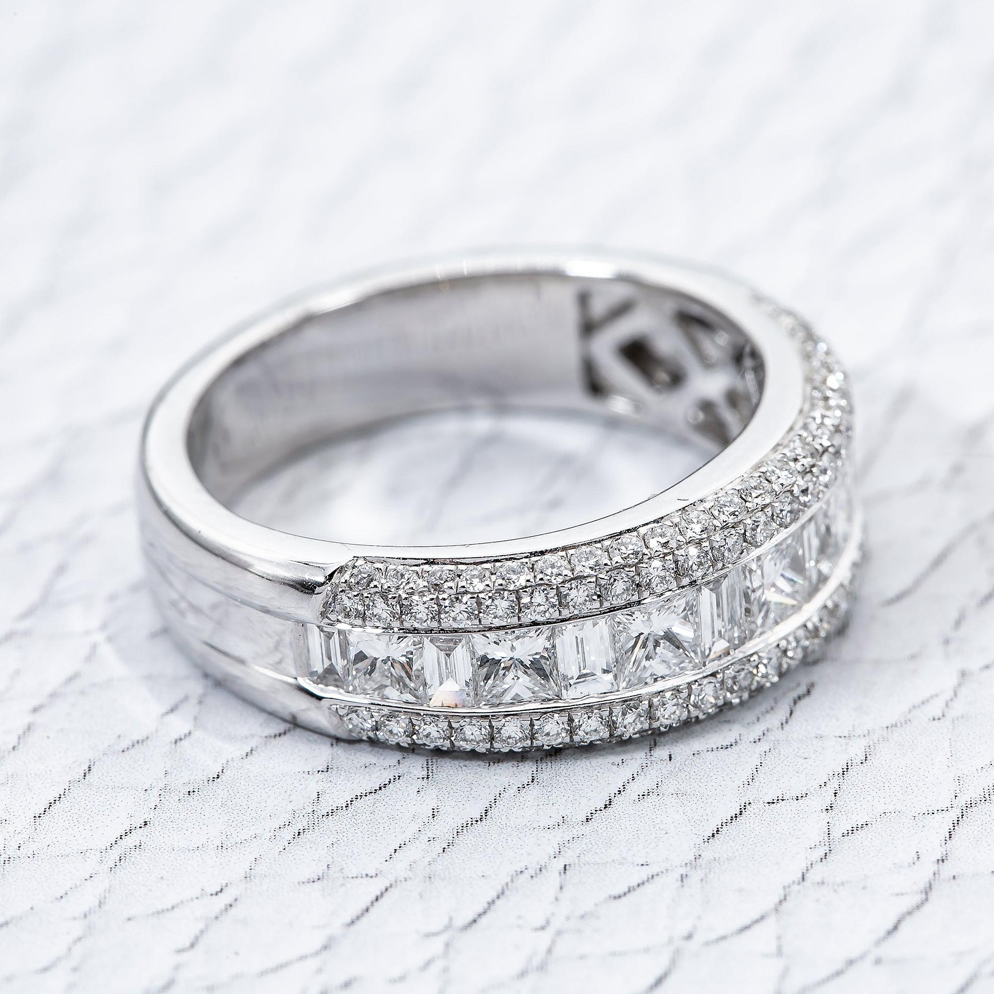 18K White Gold Ladies Ring with 1.6 CT Diamonds