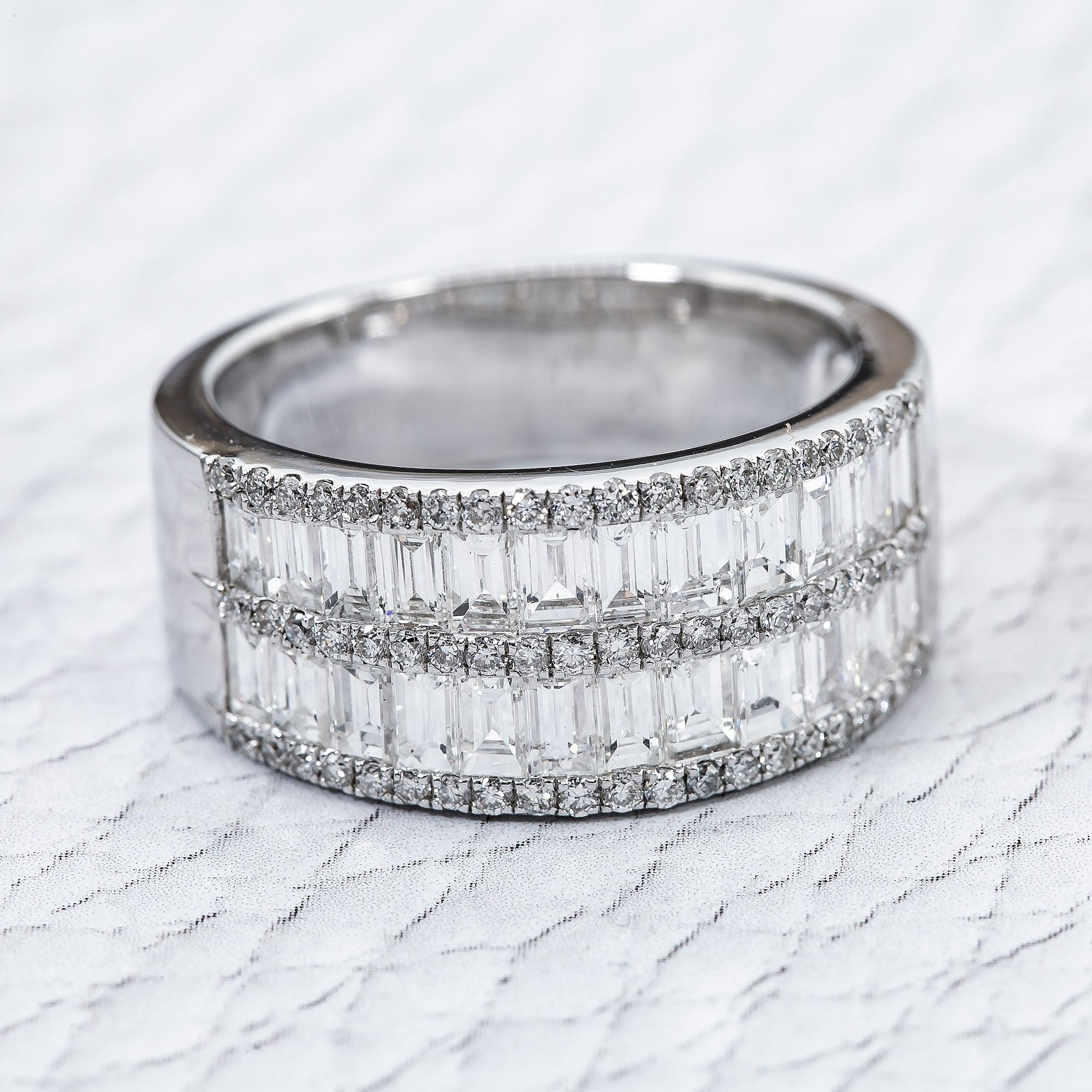 18K White Gold Ladies Ring with 2.56 CT Diamonds