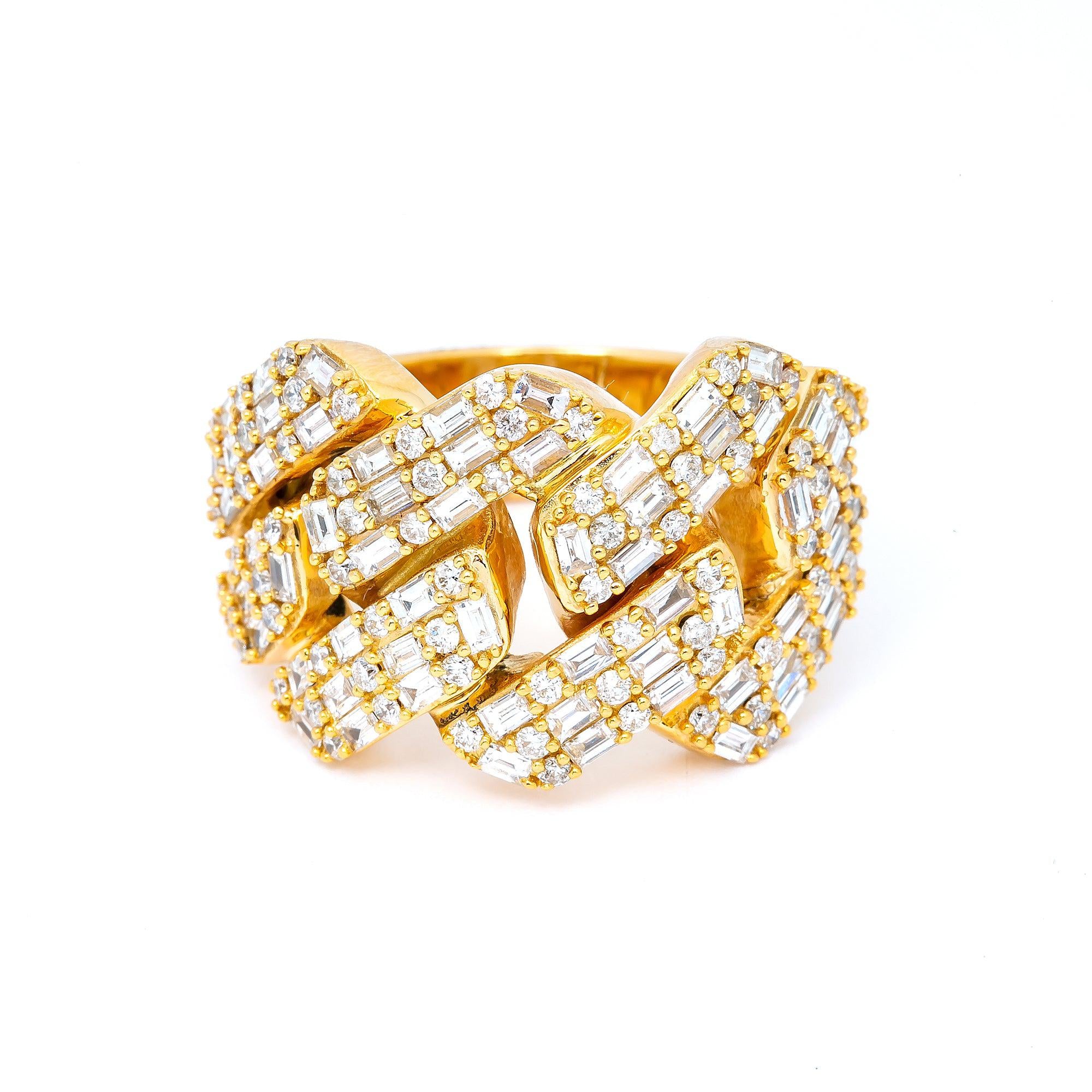 14K YELLOW GOLD RING WITH 2.10 CT BAGUETTE DIAMONDS