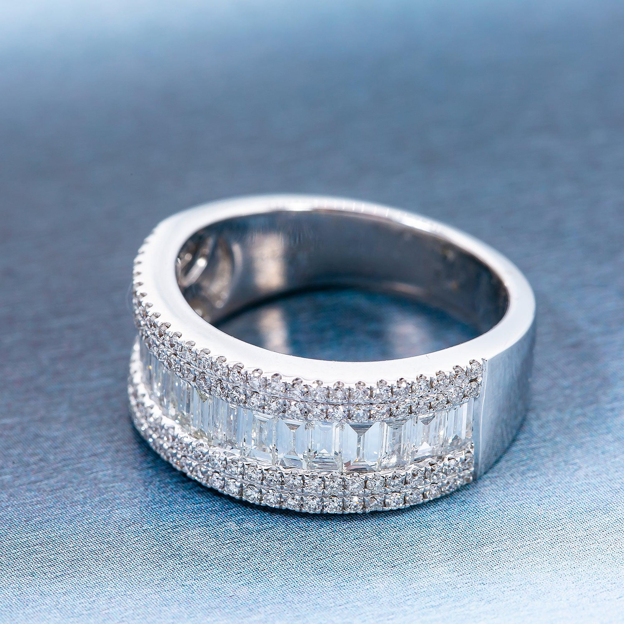 18K White Gold Ladies Ring with 1.57 CT Diamonds