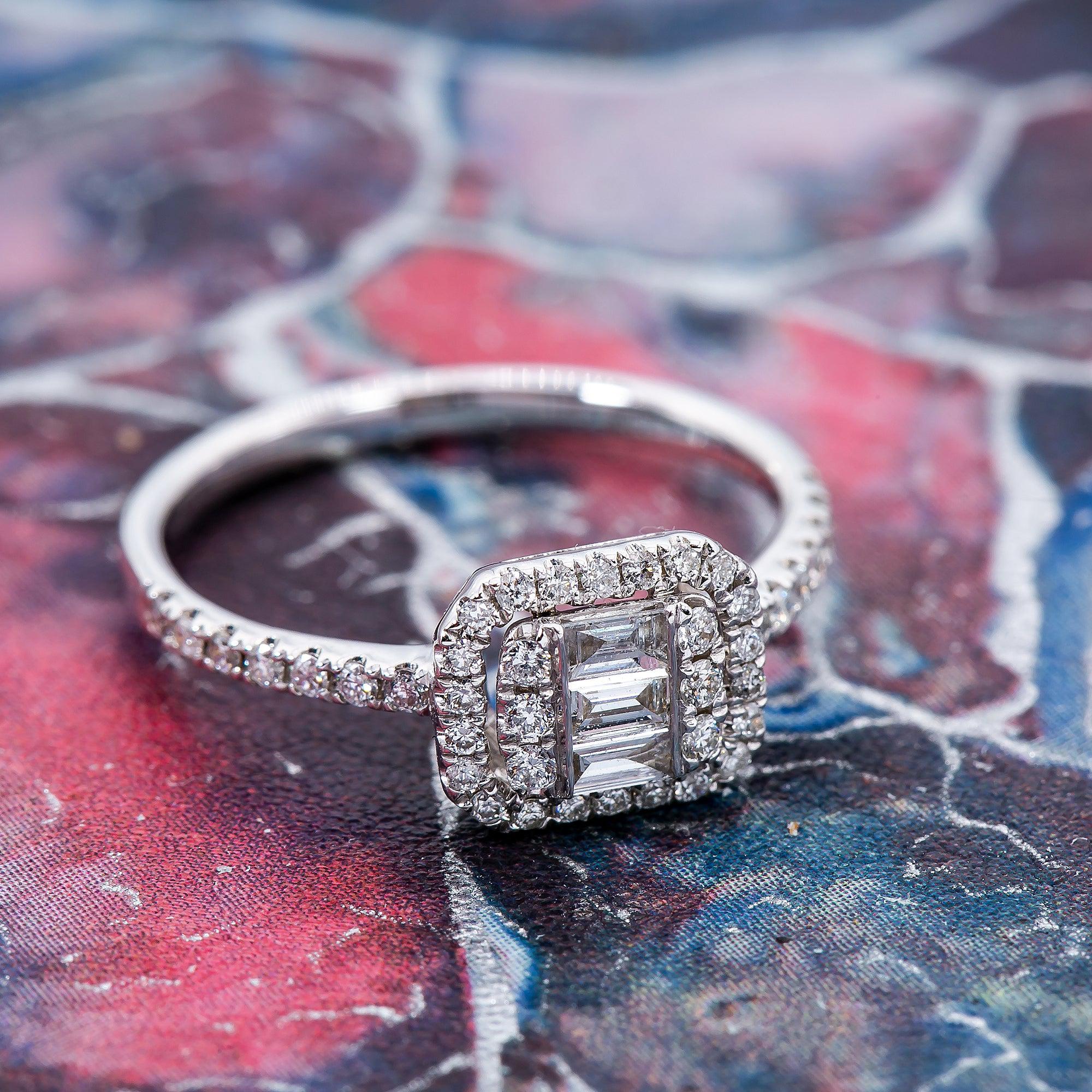 18K White Gold Engagement Ring 0.45 CT