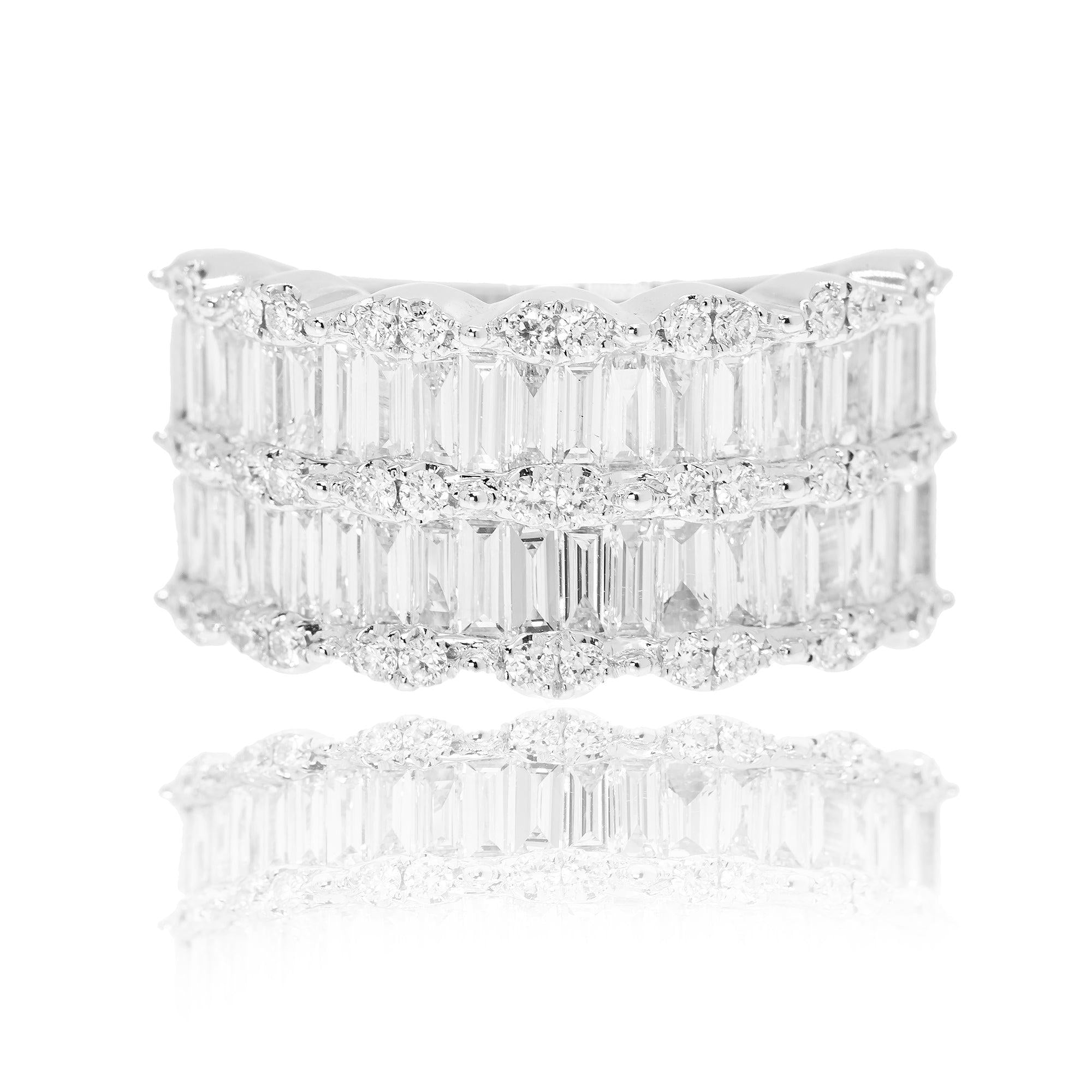 18K White Gold Ladies Ring with 1.91 CT Round And Baguette Diamonds