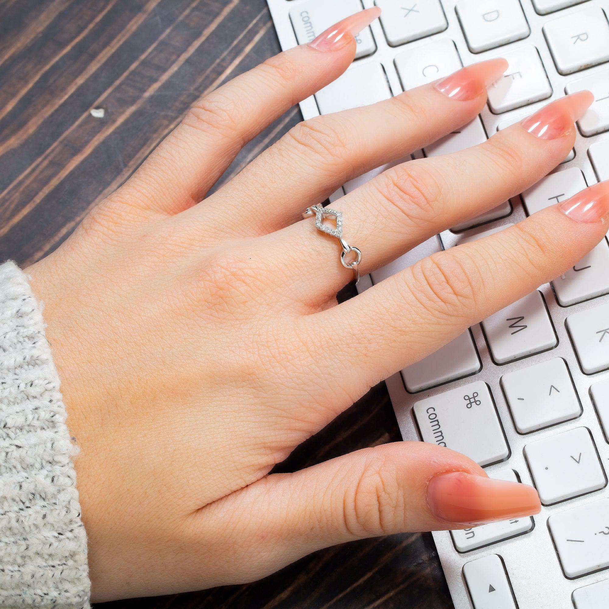 14K GOLD DIAMOND BAND OPEN CIRCLE AND KITE RING 0.10 CT