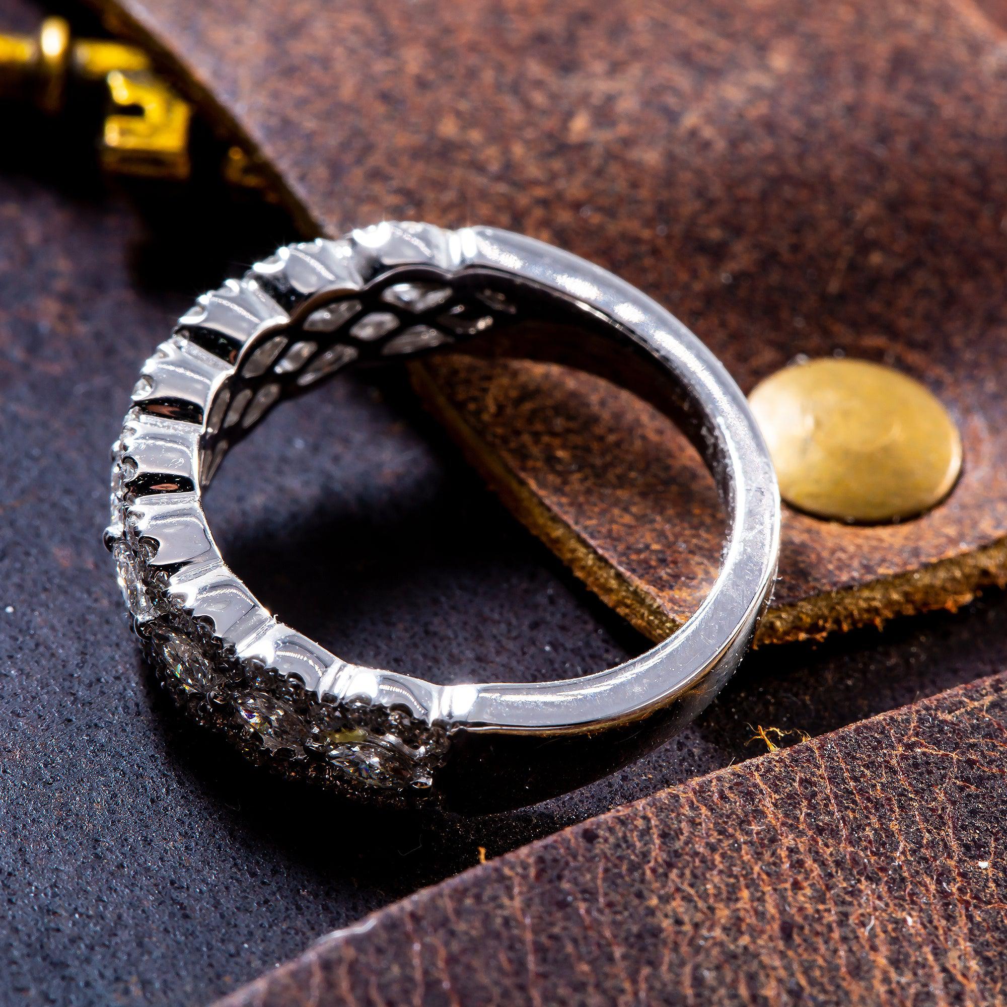 18K White Gold Ladies Ring with 1.74 CT Diamonds