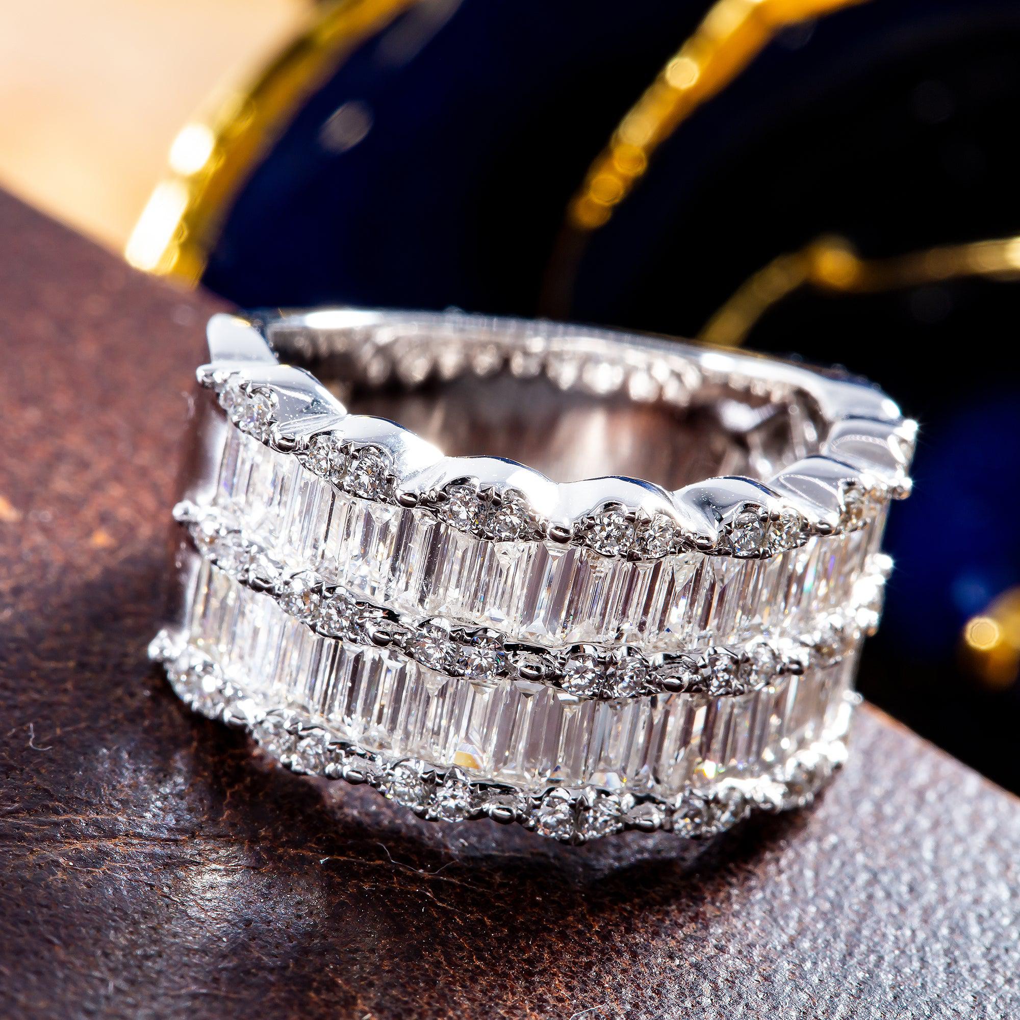 18K White Gold Ladies Ring with 1.91 CT Round And Baguette Diamonds