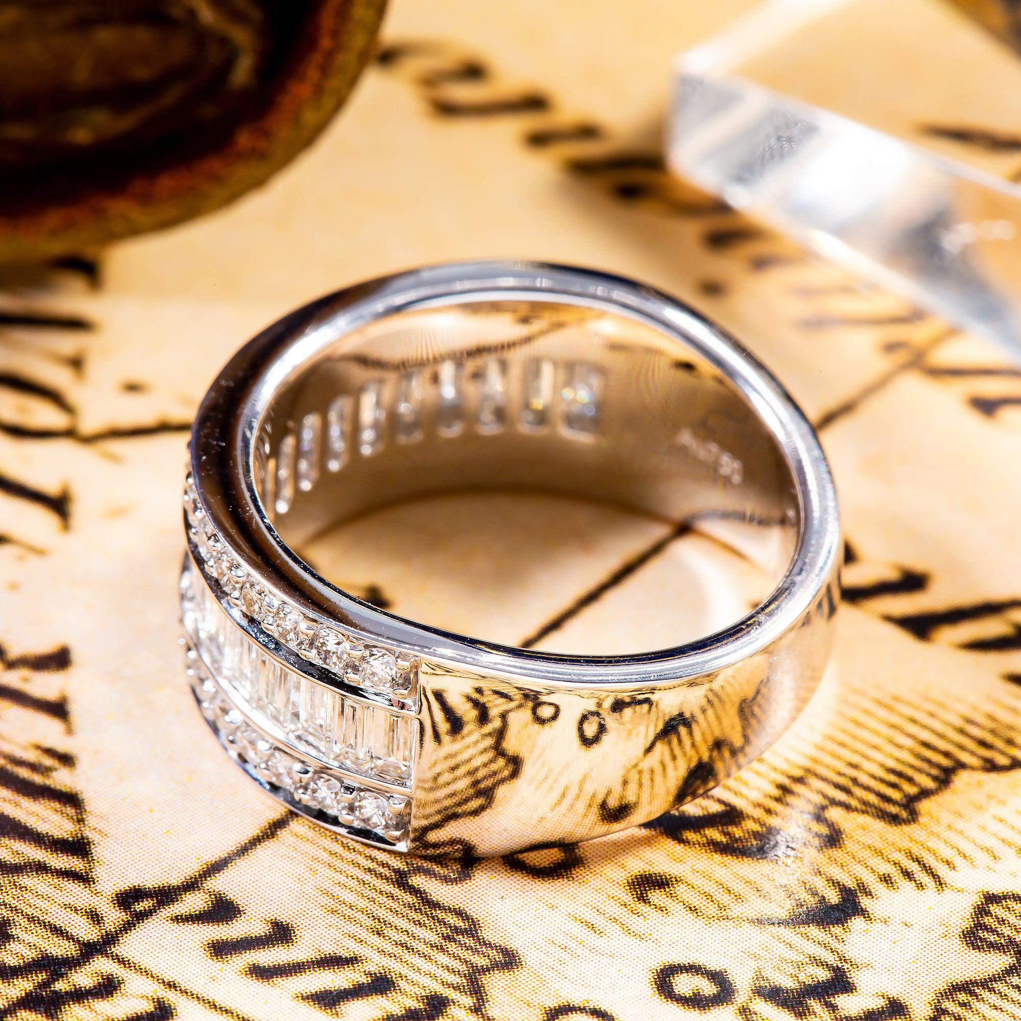 18K White Gold Ladies Ring with 1.73 CT Round And Baguette Diamonds