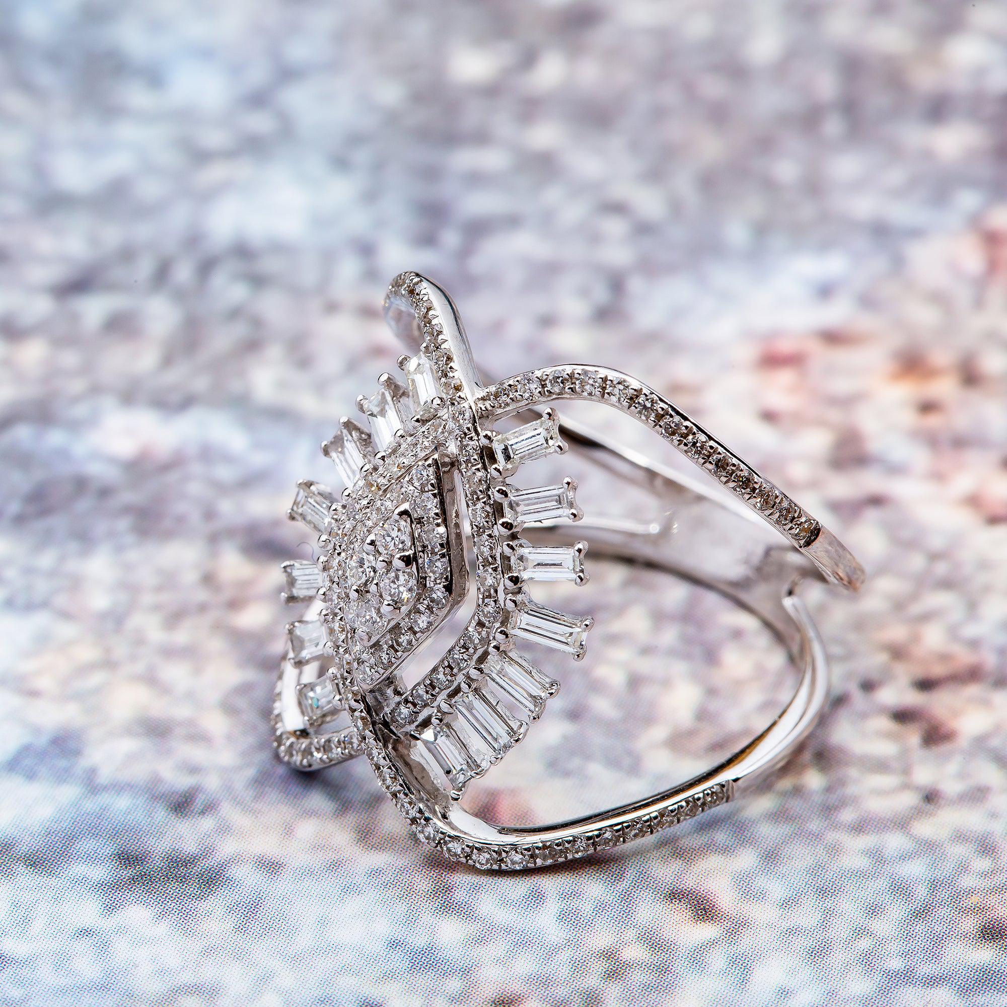 18K White Gold Ladies Ring with 0.80 CT Round And Baguette Diamonds