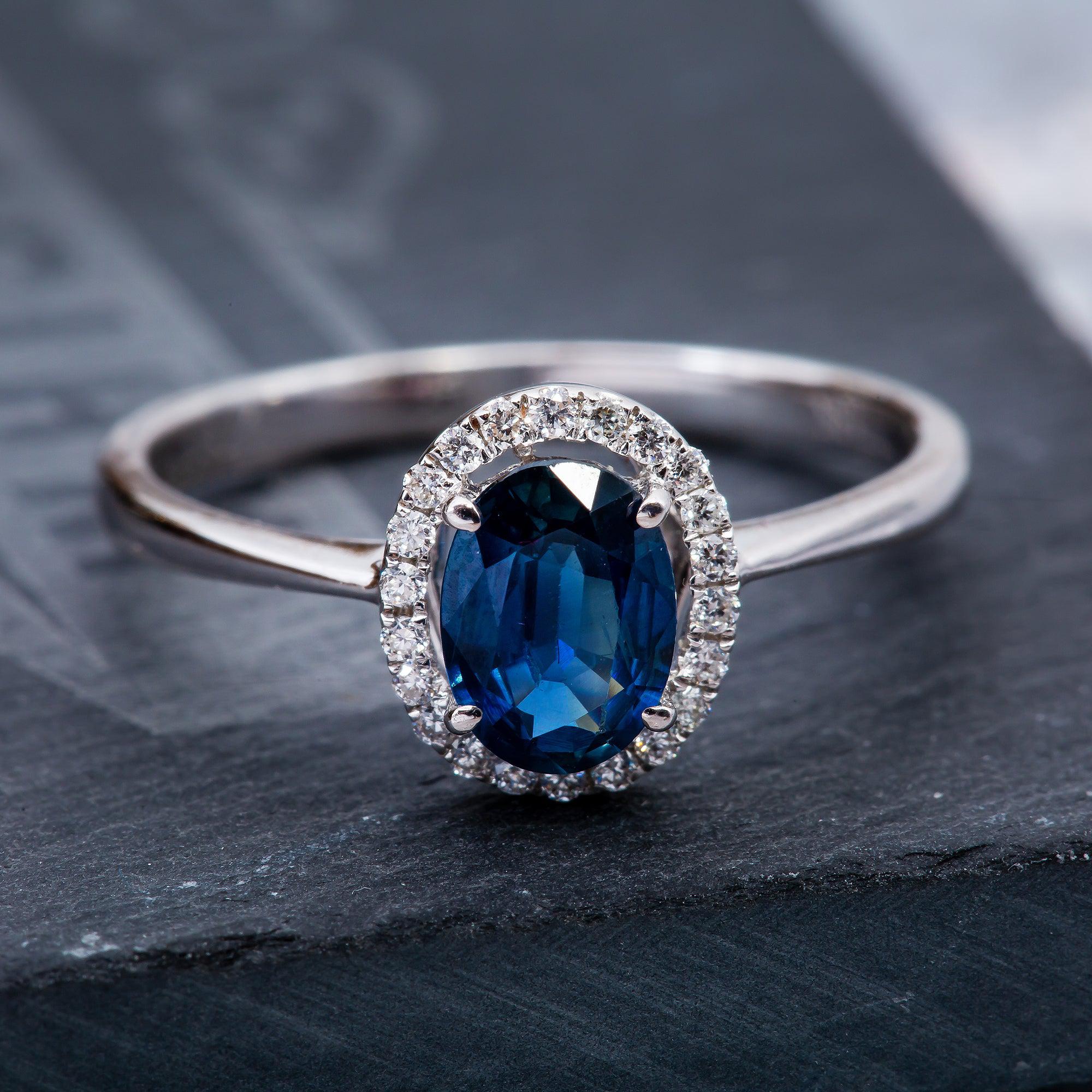 18K White Gold Ladies Ring with 0.18 CT Diamonds With Sapphire