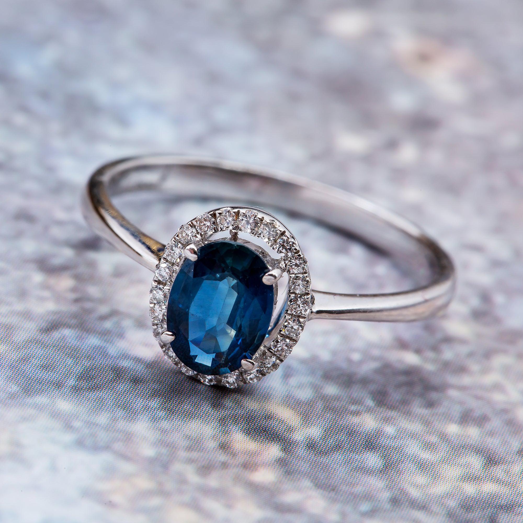 18K White Gold Ladies Ring with 0.18 CT Diamonds With Sapphire