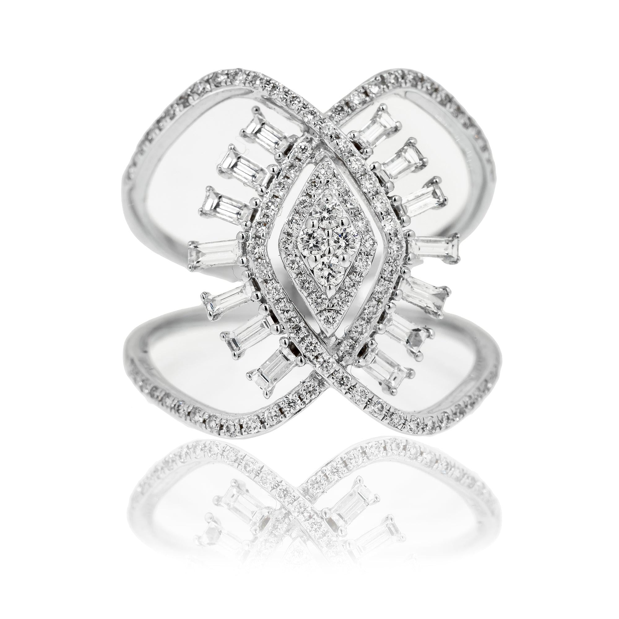 18K White Gold Ladies Ring with 0.80 CT Round And Baguette Diamonds