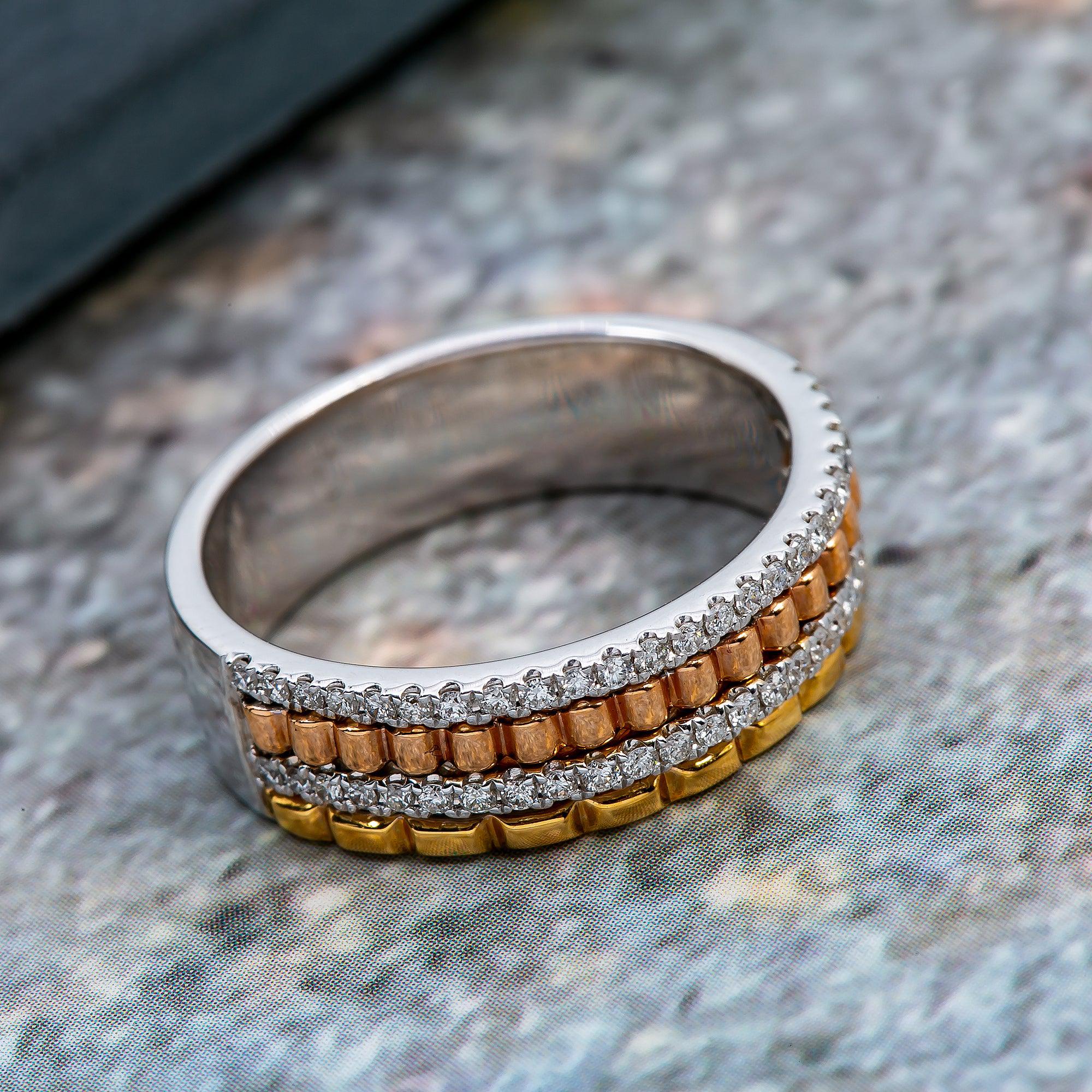 18K White and Yellow Gold Ladies Ring with 0.27 CT Diamonds
