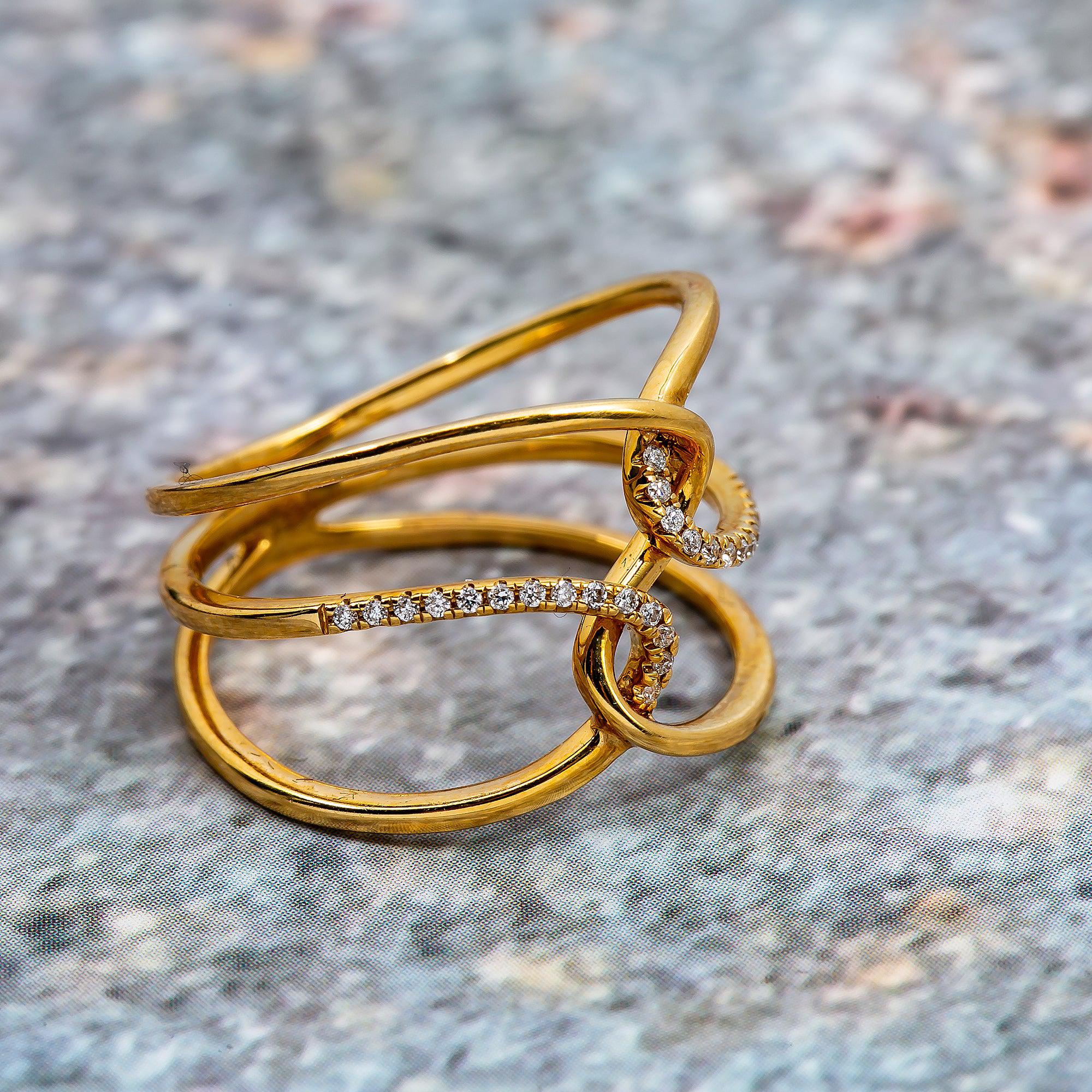 18K Yellow Gold Ladies Ring with 0.08 CT Diamonds