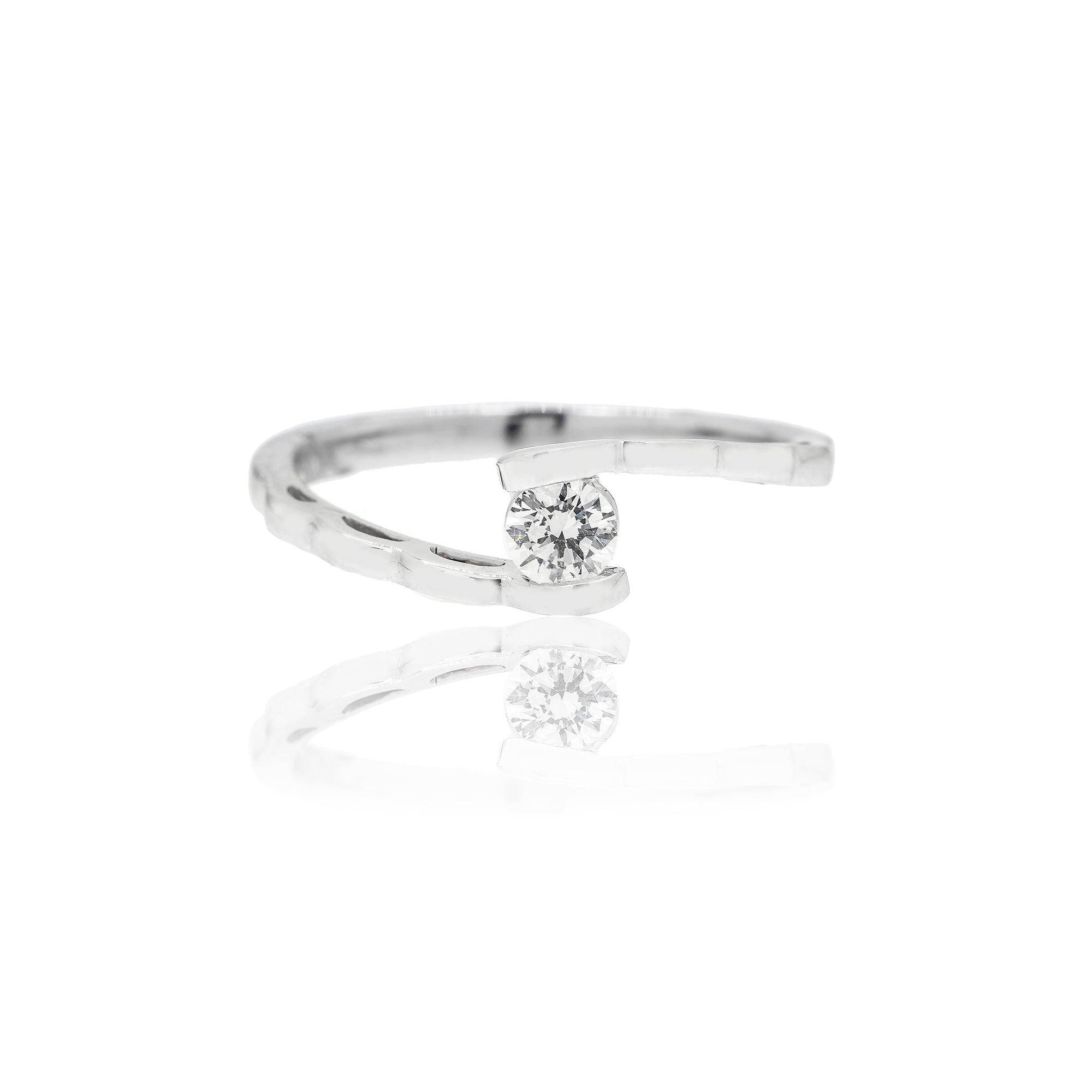 18K White Gold Ladies Ring with 0.44 CT Diamonds
