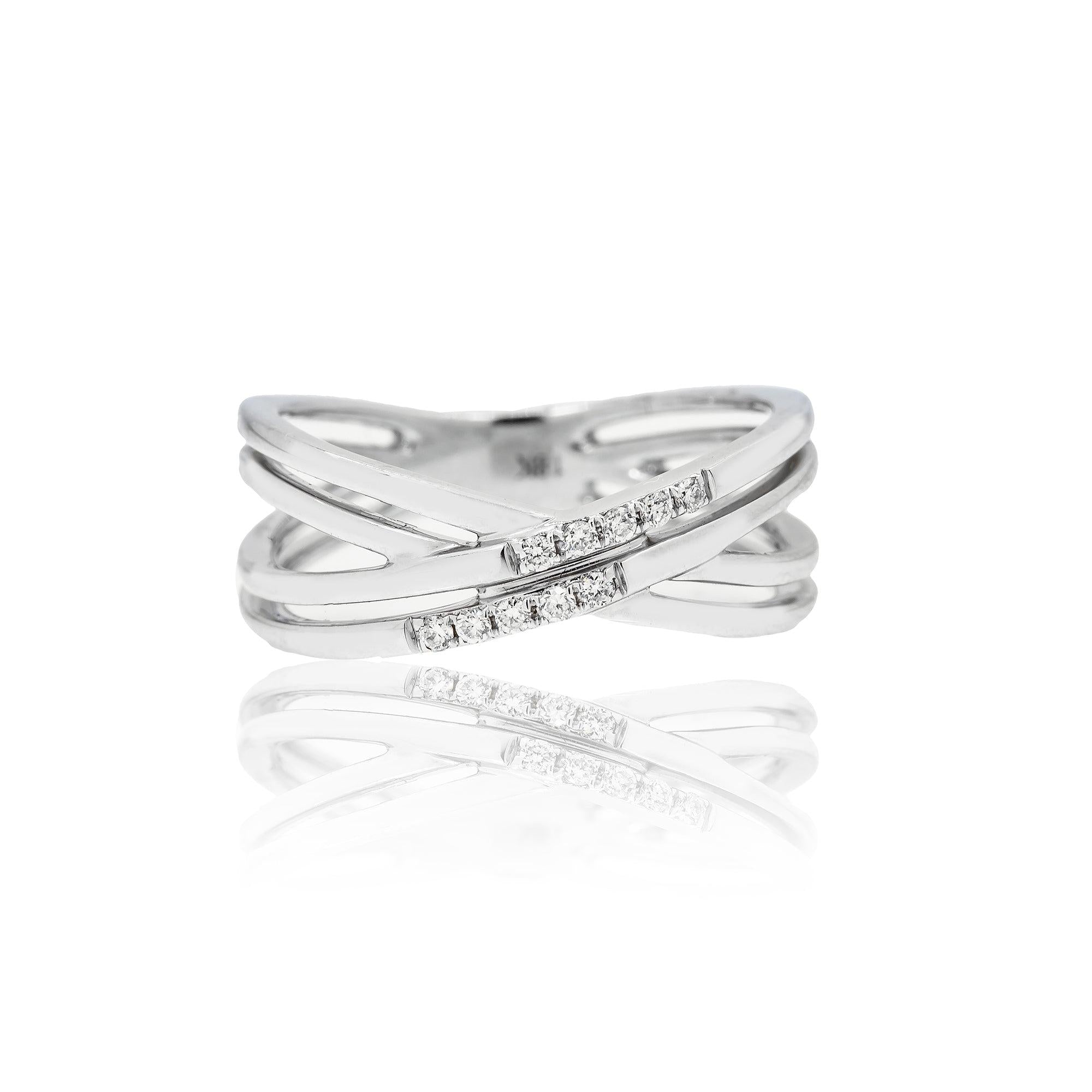18K White Gold Ladies Ring with 0.09CT Diamonds
