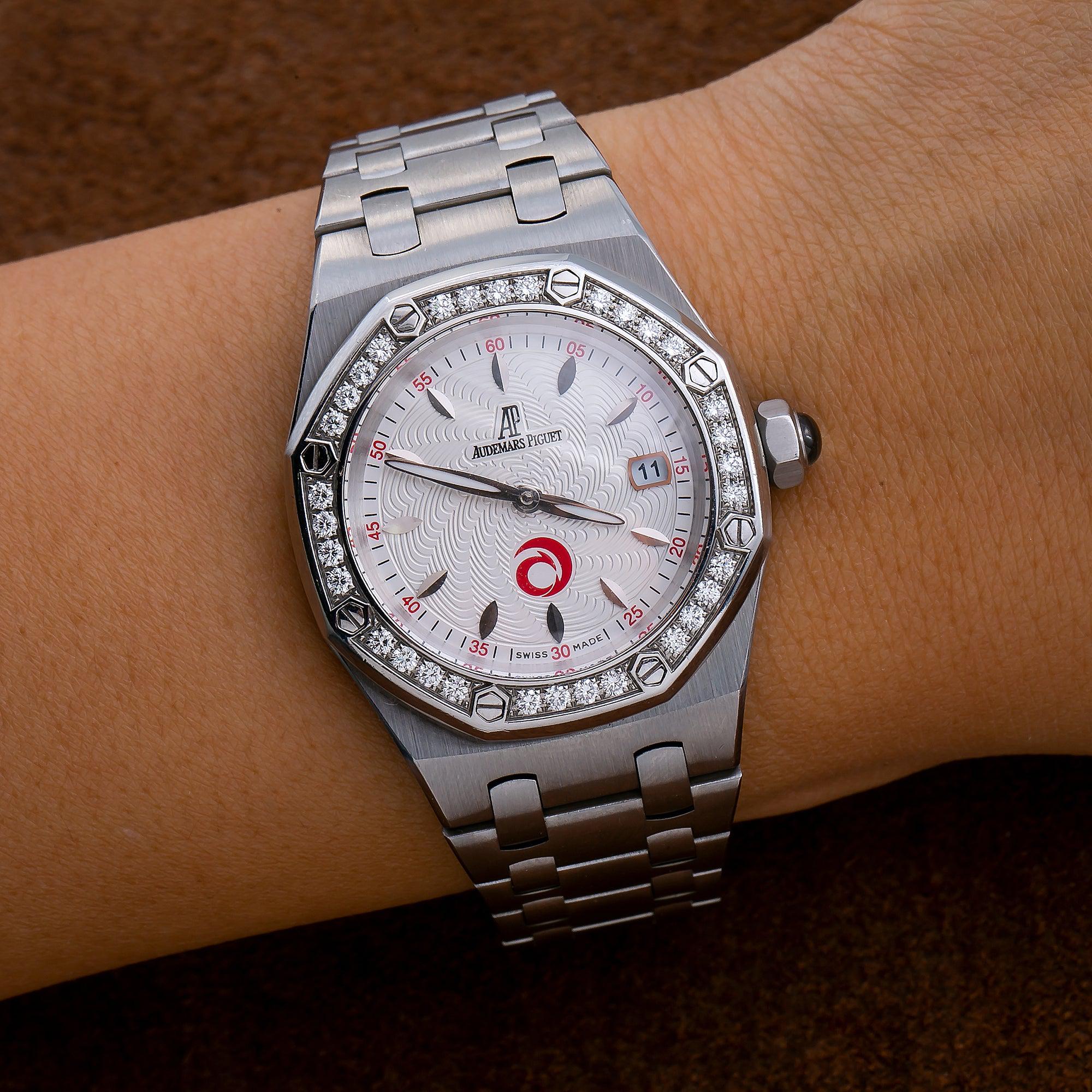 Audemars Piguet Royal Oak 33MM 67611ST.ZZ.D012CR.01 White Dial Diamond Bezel Stainless Steel Bracelet