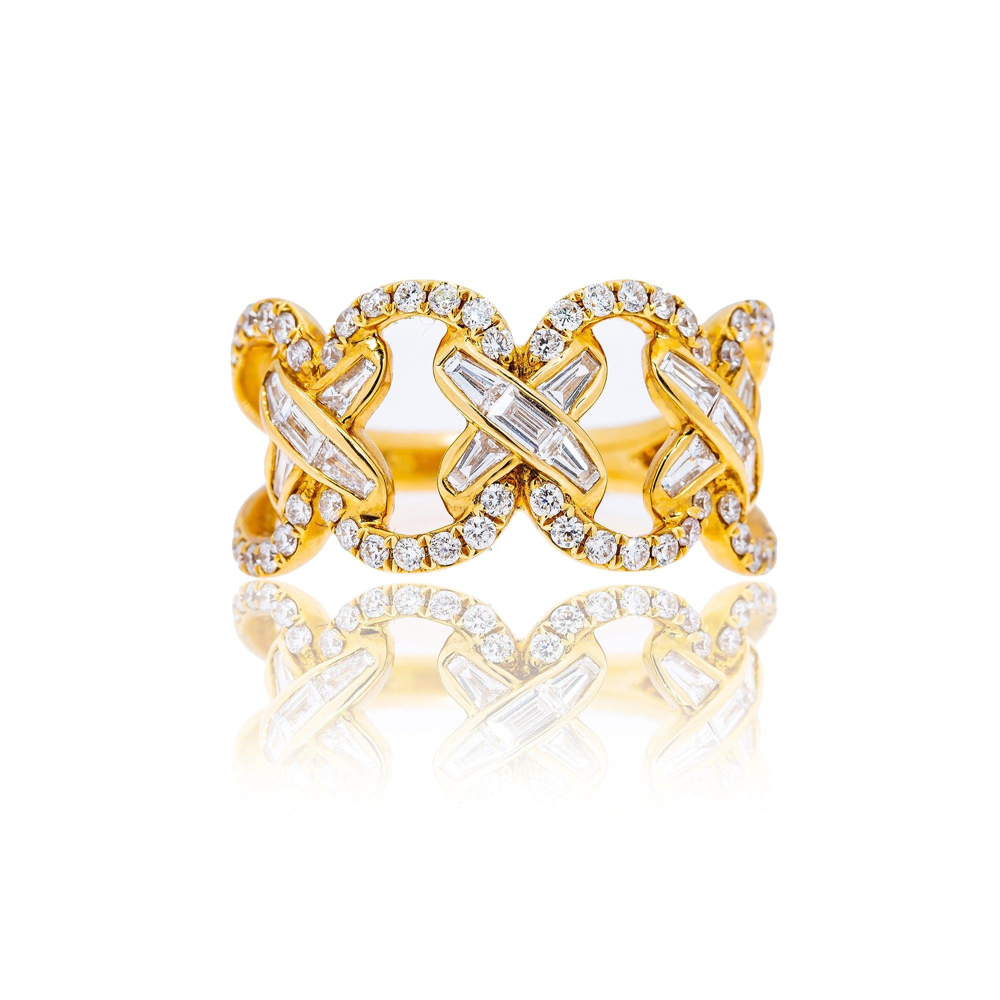18K White and Yellow Gold Ladies Ring with 0.83 CT Round And Baguette Diamonds