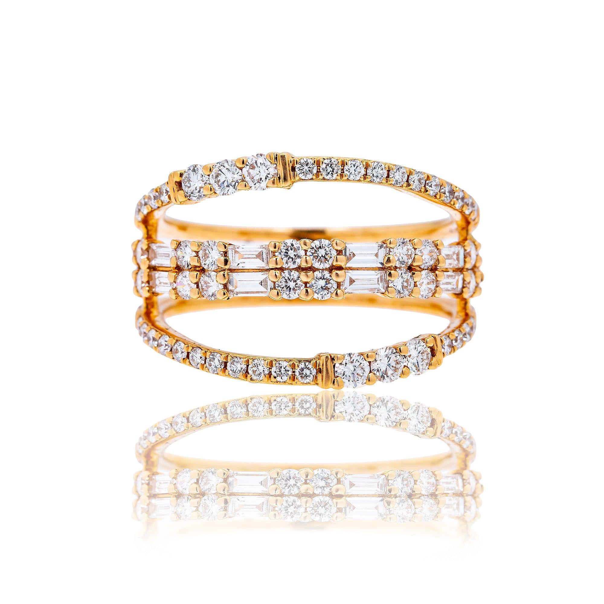 18K Yellow Gold Ladies Ring with 1.30 CT Round And Baguette Diamonds