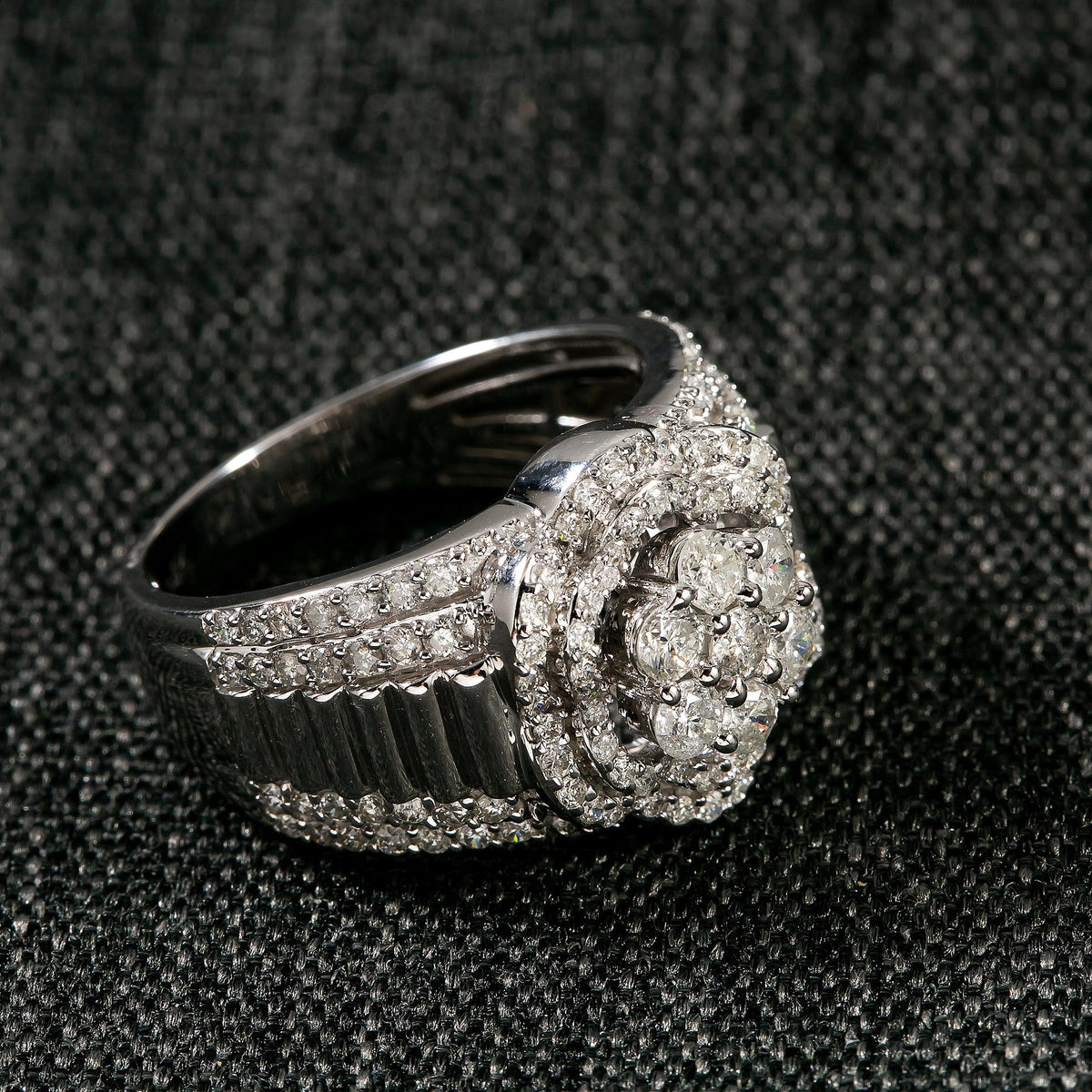 14K WHITE GOLD DIAMOND CLUSTER RING 1.88 CT