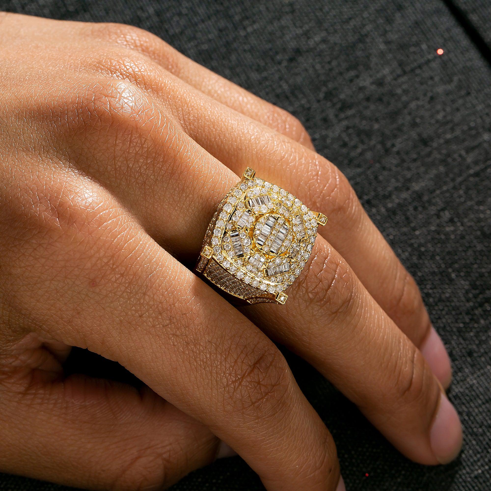 14K YELLOW GOLD DIAMOND RING WITH 2.19 CT ROUND & BAGUETTE