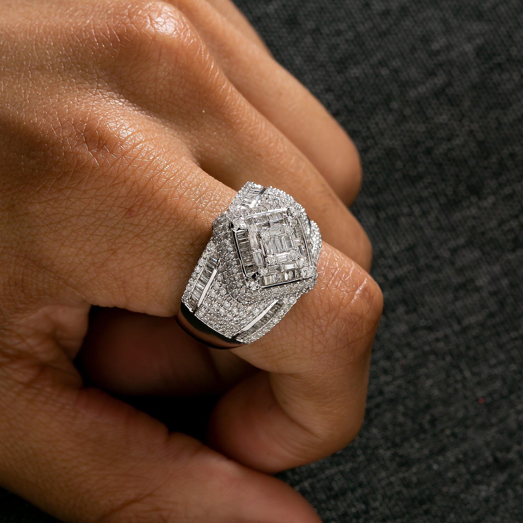 14K WHITE GOLD BAGUETTE DIAMOND RING 1.95 CT