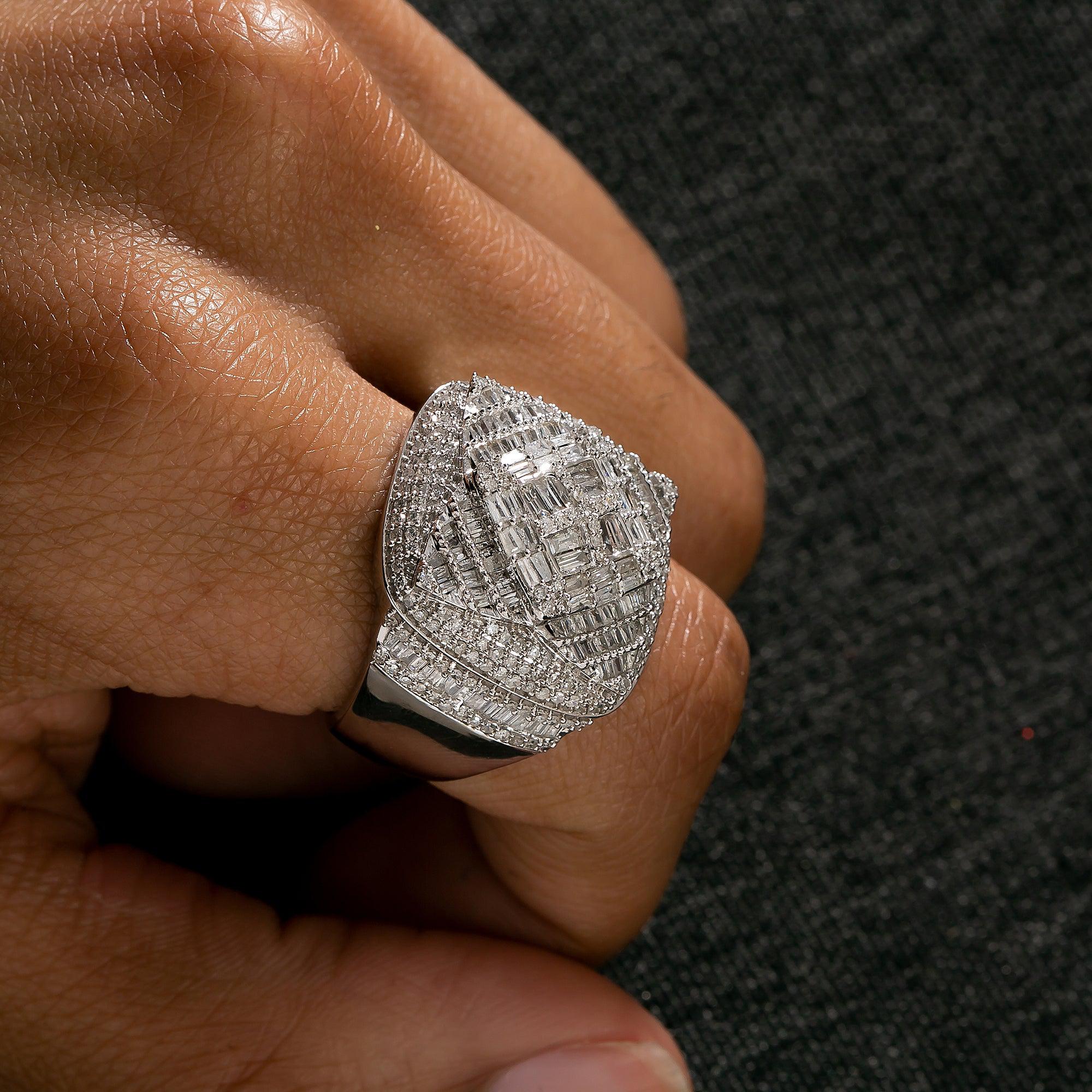 14K WHITE GOLD BAGUETTE DIAMOND RING 2.09 CT