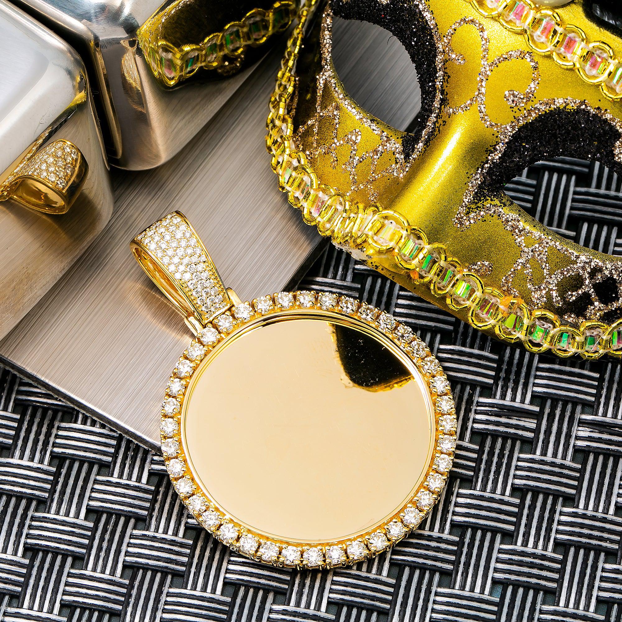 10K YELLOW GOLD CIRCLE PICTURE PENDANT WITH 2.85 CT DIAMONDS