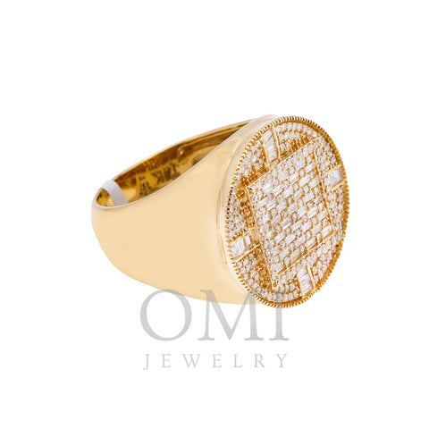 14K YELLOW GOLD MEN'S RING WITH 0.84 CT BAGUETTE AND ROUND DIAMONDS
