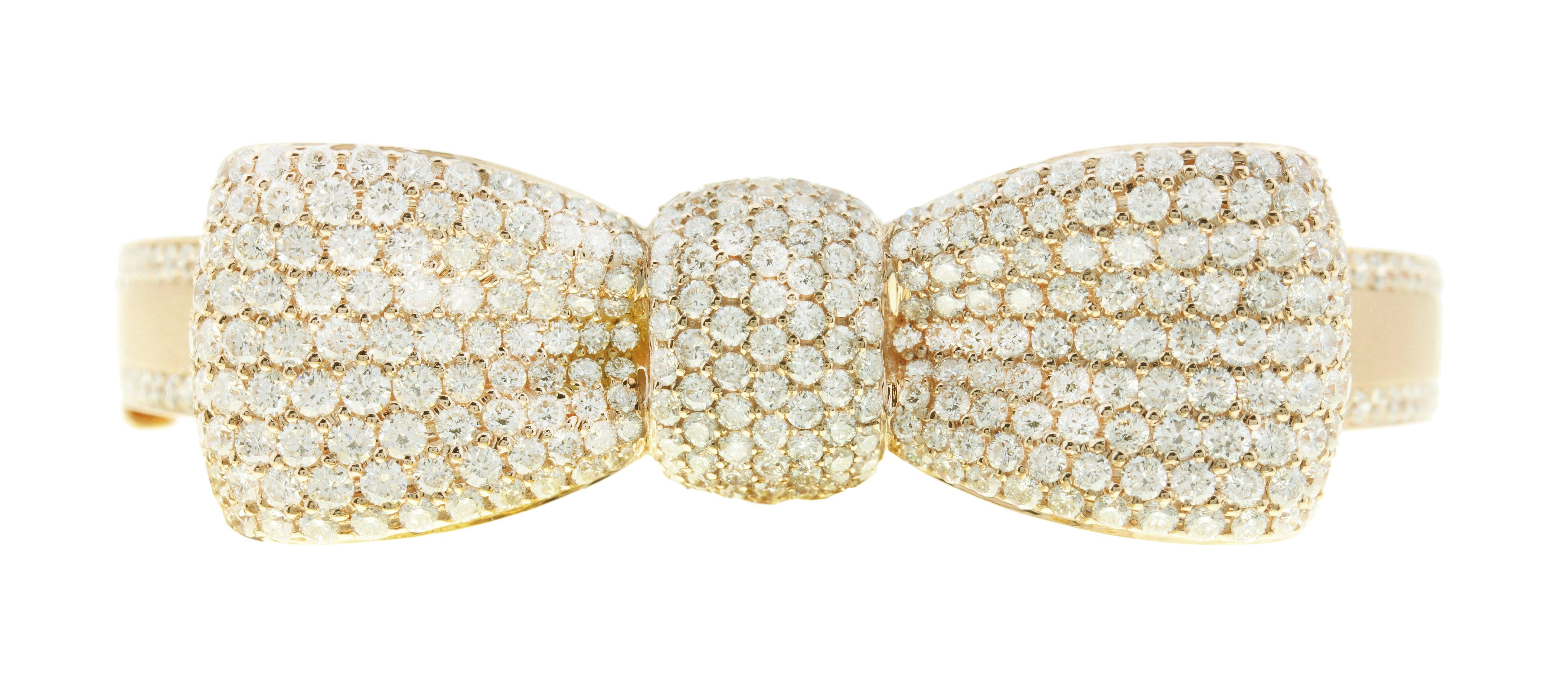 18K Yellow Gold Diamond Bow Design Bangle With Round Cut Diamonds 8.22CT