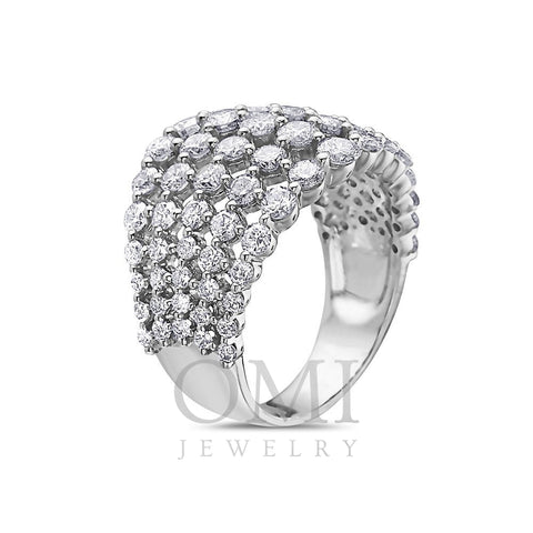 Ladies 18k White Gold Diamond 2.81 CT Right Hand Ring