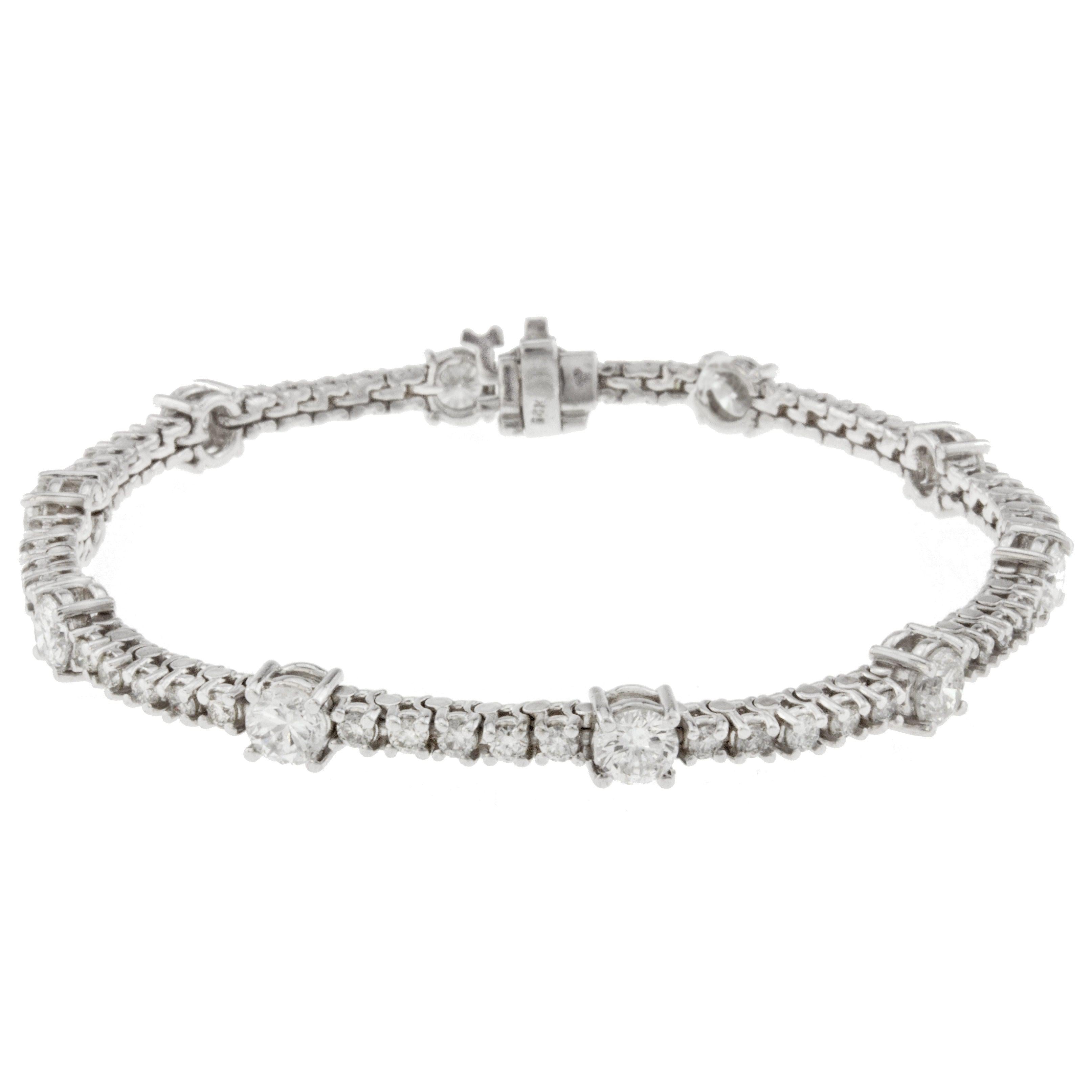 Ladies Round Cut Diamond Tennis Bracelet