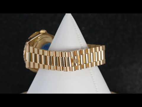 Rolex Day-Date 36MM 18038 Blue Roman Diamond Dial Diamond Bezel 18K Yellow Gold President Bracelet